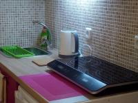 Kuchyňa alebo kuchynka v ubytovaní Comfortable inexpensive apartmets near metro