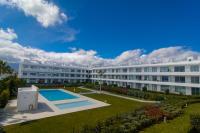 Bazén v ubytovaní Belaire 4 bedroom apartment alebo v jeho blízkosti
