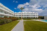 Bazén v ubytovaní Belaire 4 bedroom apartment alebo v jeho blízkosti