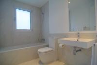 Kúpeľňa v ubytovaní Belaire 4 bedroom apartment