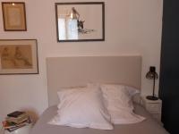En eller flere senge i et v&aelig;relse p&aring; Chambre d&#39;h&ocirc;tes La grotte de Voltaire