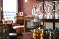 Nápoje v ubytování Hafen 17 Hotel Küche Bar