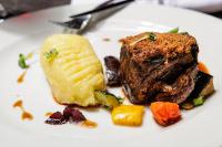 Jídlo v hotelu nebo okolí