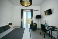 A television and/or entertainment centre at B&B Roda Barocco