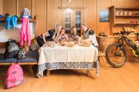Hostia v ubytovaní Historic Guesthouse BIRCHER B&B Apartments near Sterzing