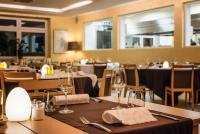 Un restaurant u otro lugar para comer en Hotel Bon Repos