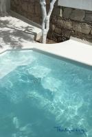 Bazén v ubytovaní Thalassitra Private Pool Suites alebo v jeho blízkosti