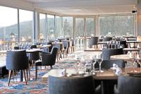 En restaurant eller et andet spisested på Domaine De La Corniche