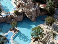Der Swimmingpool an oder in der Nähe von Dan Eilat Hotel