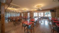 A restaurant or other place to eat at Hotel Mur