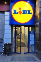 Supermarket nebo jiné obchody v  apartmánu nebo okolí