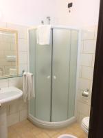 A bathroom at Il Melograno
