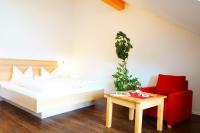 Seehotel und Appartements Schnöllerにあるベッド