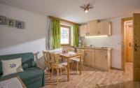 Kuchyňa alebo kuchynka v ubytovaní Lechnerhof Hotel-Garni