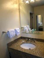 Atlantic Oceanfront Hotel, Wells Beachにあるバスルーム