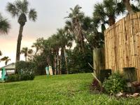 Ein Garten an der Unterkunft South Beach Inn - Cocoa Beach