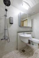 Home Fourest Residence Hotel Okpoにあるバスルーム