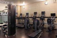 The fitness centre and/or fitness facilities at URH Ciutat de Mataró