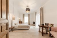 A bed or beds in a room at Schloss Pesenbach Chalet im Freizeitland Feldkirchen an der Donau