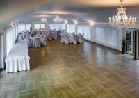 Reštaurácia alebo iné gastronomické zariadenie v ubytovaní Eder