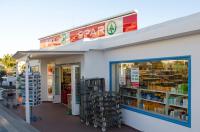 Supermarket nebo jiné obchody v  apartmánu nebo okolí