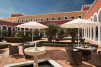 A restaurant or other place to eat at Palacio de Sancti Petri, a Gran Meliá - The Leading Hotels of the World