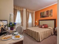 Posteľ alebo postele v izbe v ubytovaní Hotel For You