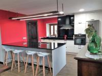 Kuchyňa alebo kuchynka v ubytovaní Casa FamiliarArtola Etxea San Sebastian-Pamplona-Bilbao