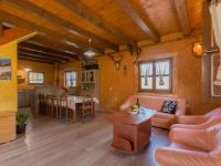 Posedenie v ubytovaní Holiday home in Kvarner with outdoor jacuzzi