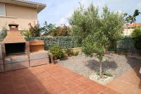 A garden outside Vila Romana 28-12