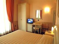 Televízia a/alebo spoločenská miestnosť v ubytovaní Hotel GARDENIA & Villa CHARME Adults Friendly 4Star service