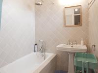A bathroom at Precioso apartamento en la latina palacio real