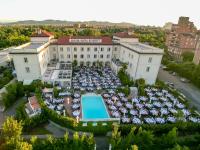 Bazén v ubytovaní Savoia Hotel Regency alebo v jeho blízkosti