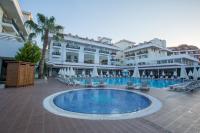 Bazén v ubytování Side Aquamarin Resort & Spa nebo v jeho okolí