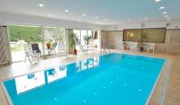 Basen w obiekcie Hotel Obermoosburg lub w pobliżu