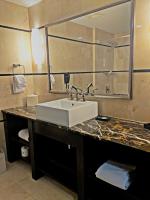 Ein Badezimmer in der Unterkunft Miccosukee Casino &amp; Resort