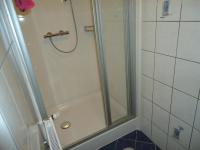 A bathroom at Pension-Greimelbacherhof