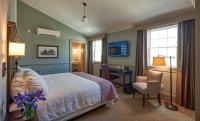The Groton Innにあるベッド