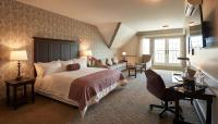 The Groton Innにあるベッド