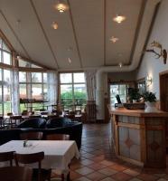 ヴィラ ビヨークハーゲンにあるレストランまたは飲食店