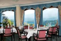 Nespecifikovaný výhled na hory nebo výhled na hory při pohledu z hotelu