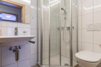 A bathroom at Landhaus Kreuz