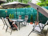 Patio nebo venkovní prostory v ubytování Lina Rooms Hostel