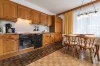 A kitchen or kitchenette at Landhaus Kreuz