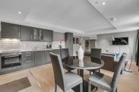 Kuchyň nebo kuchyňský kout v ubytování Forenom Serviced Apartments Oslo Opera