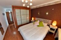 Posteľ alebo postele v izbe v ubytovaní WonderStays Apartamento La Jabega