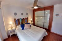 Posteľ alebo postele v izbe v ubytovaní WonderStays Apartamento La Jabega