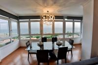 Posedenie v ubytovaní WonderStays Apartamento La Jabega