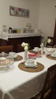 Jedlo v ubytovaní bed & breakfast alebo blízkom okolí