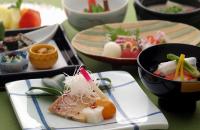 ホテルの敷地内または近くでの食事または食べ物